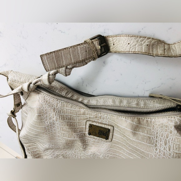 Billabong pearly white faux snakeskin cross body purse - Picture 4 of 7